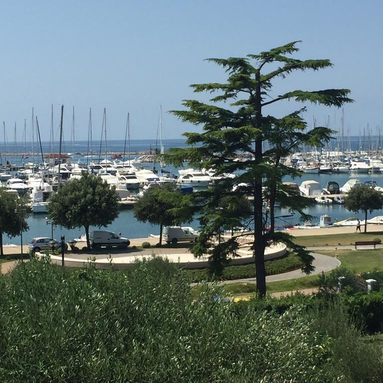 Seafront Apartment Jadri 乌马格 外观 照片